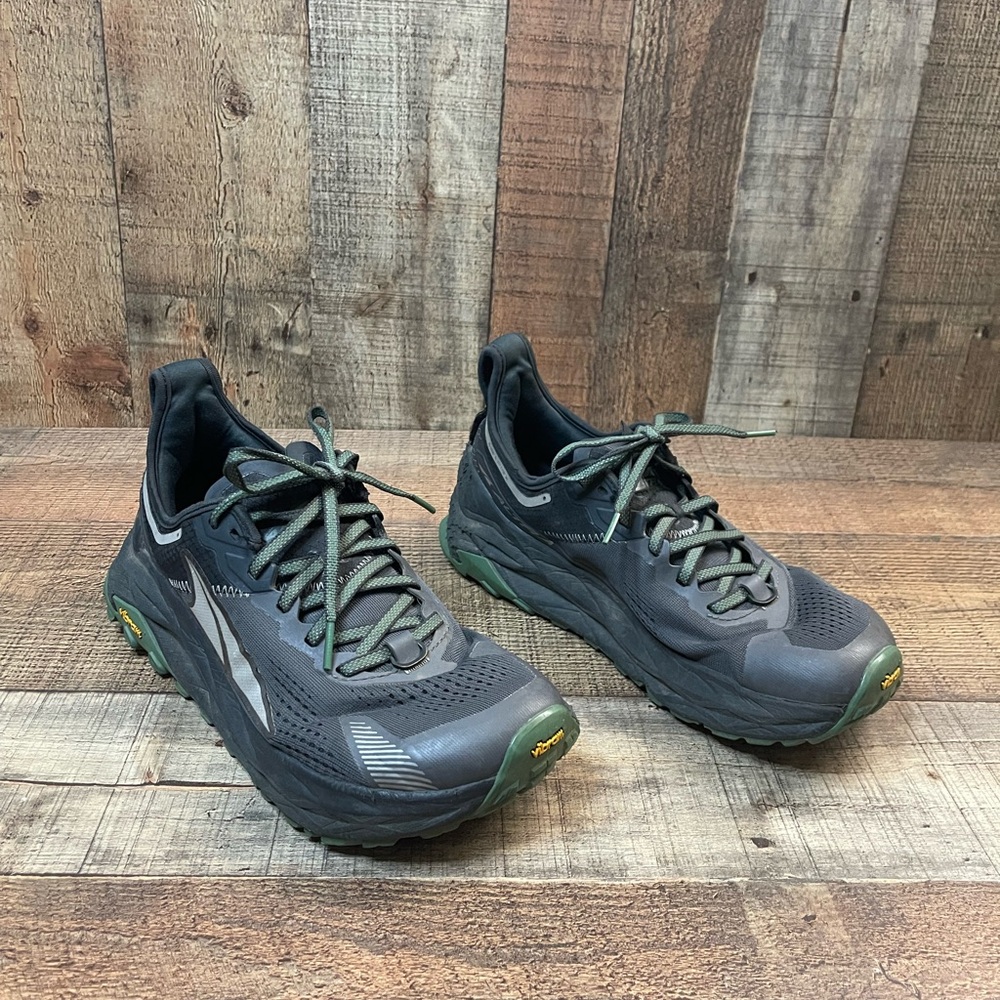 Altra Olympus 5 Athletic Trail Running Shoe Vibram Sole Mens Size 8M